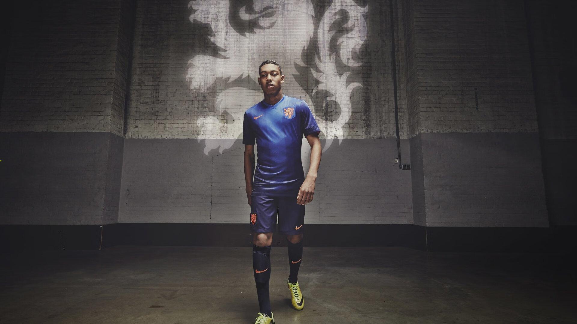 VAR判罚引发巨大争议 关键进球被吹引球迷不满